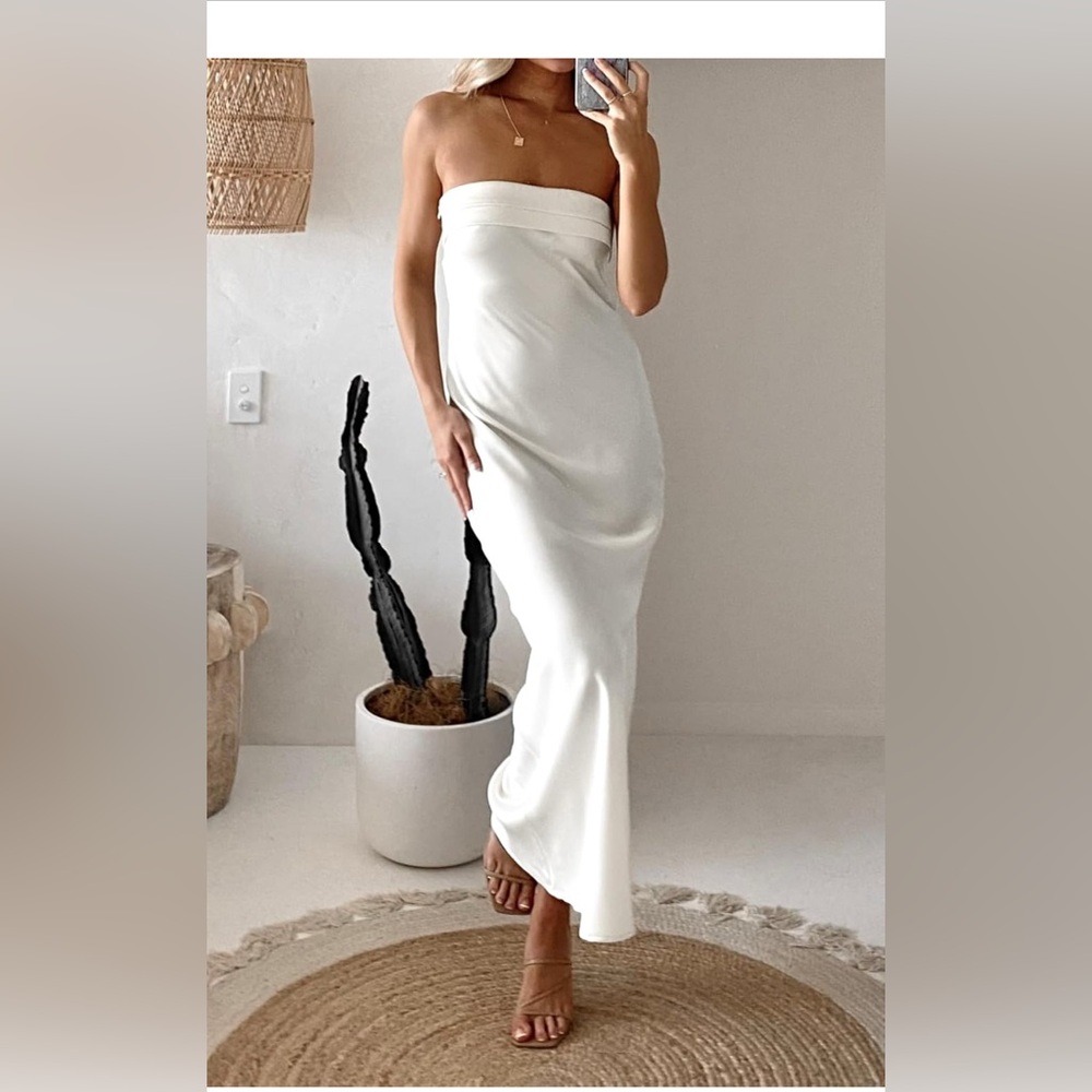 Elegant Ivory wedding or party dress attire